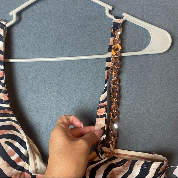 NEW LYSA Sexy PLUS Size 3X Tiger Print Cutout Swimsuit with Chain Accent - Picture 7 of 12